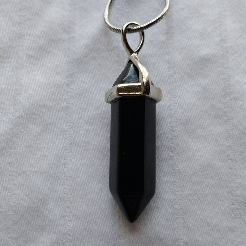 Natural Onox Gemstone Hexagonal Point Reiki Chakra Healing Pendant Necklace
